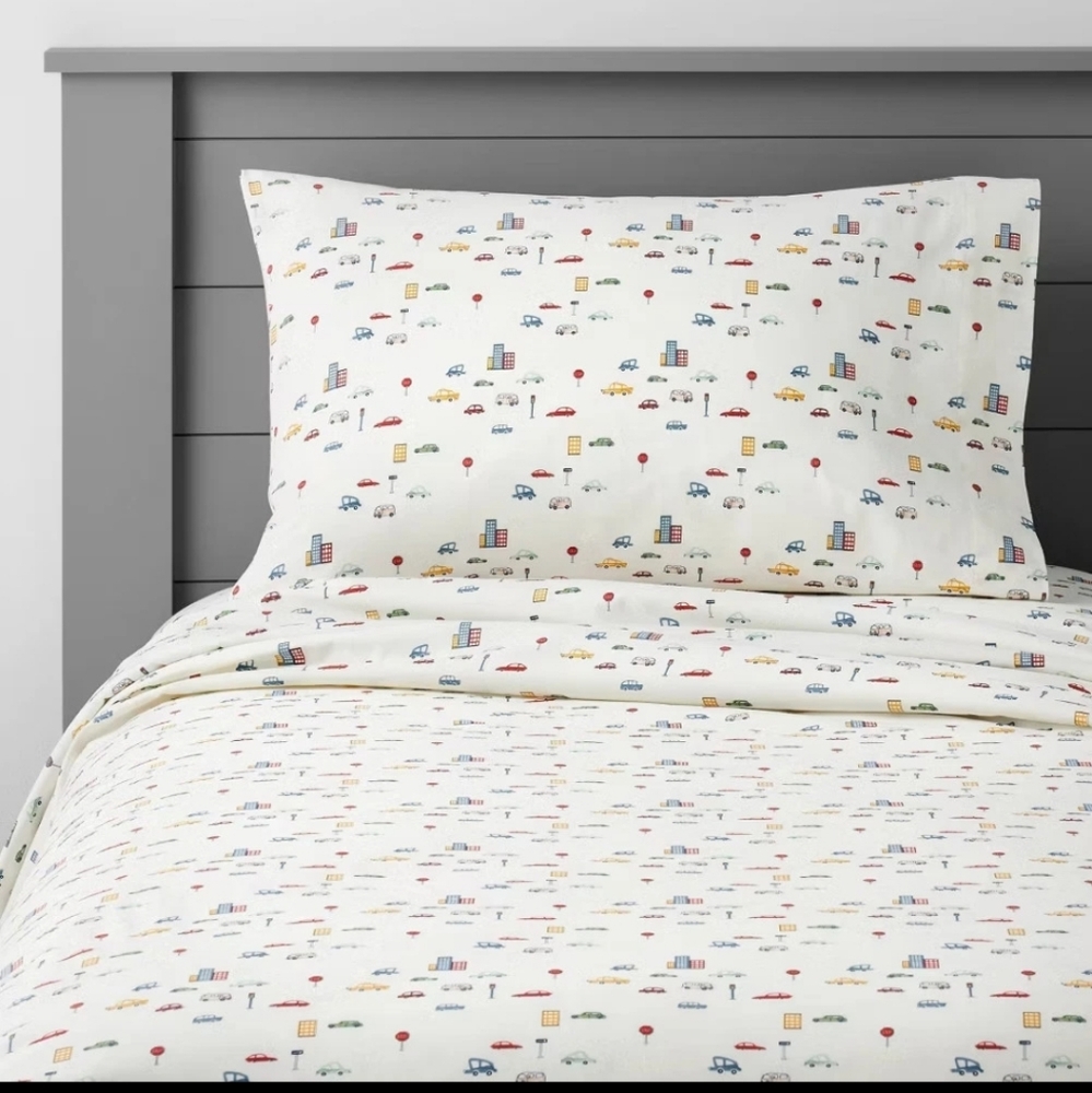 Queen Pillowfort City Cars 100%Cotton Sheet Set 220 Thread Count